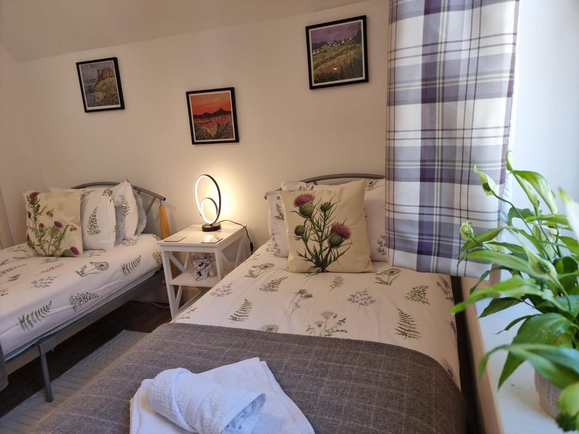 Heart Of Inverness-City Apartment Esterno foto