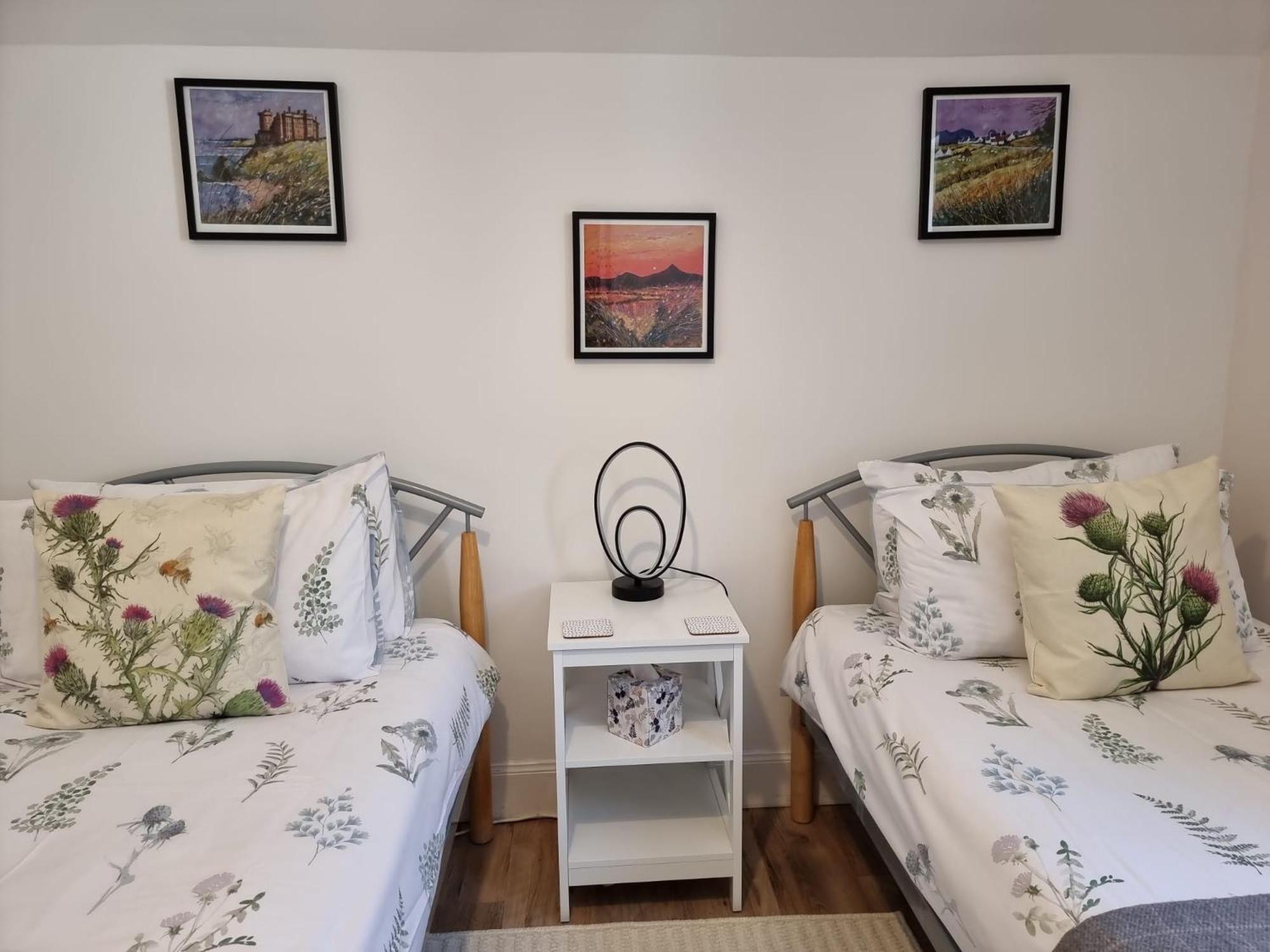 Heart Of Inverness-City Apartment Esterno foto
